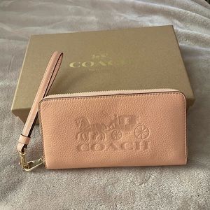 NWT Gorgeous Coach Horse & Carriage Long Zip Around Wallet SOLD OUT ONLINE